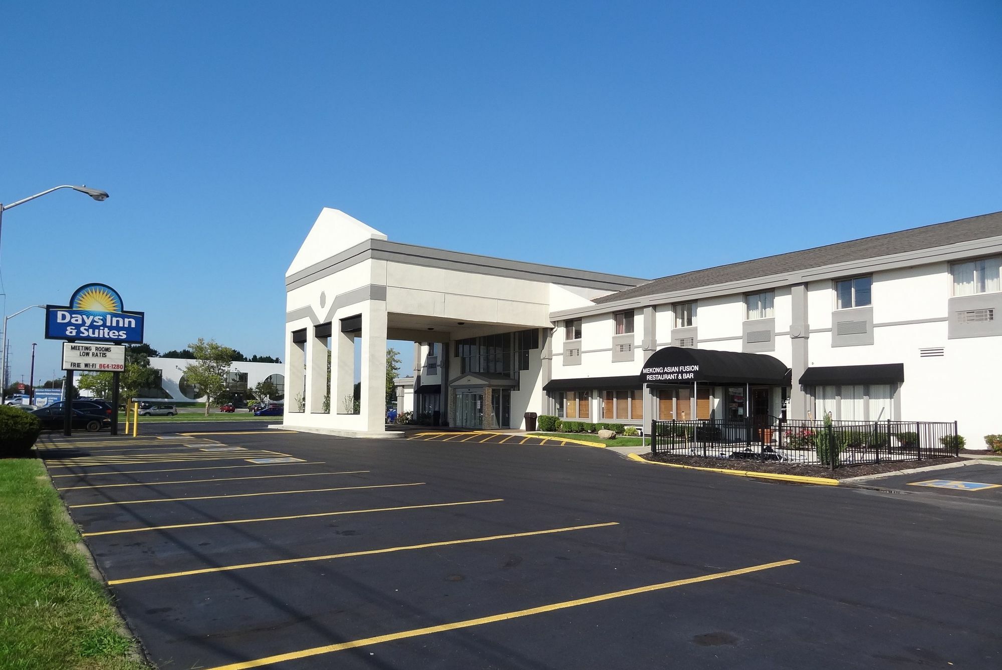 Days Inn By Wyndham Columbus East Airport Extérieur photo